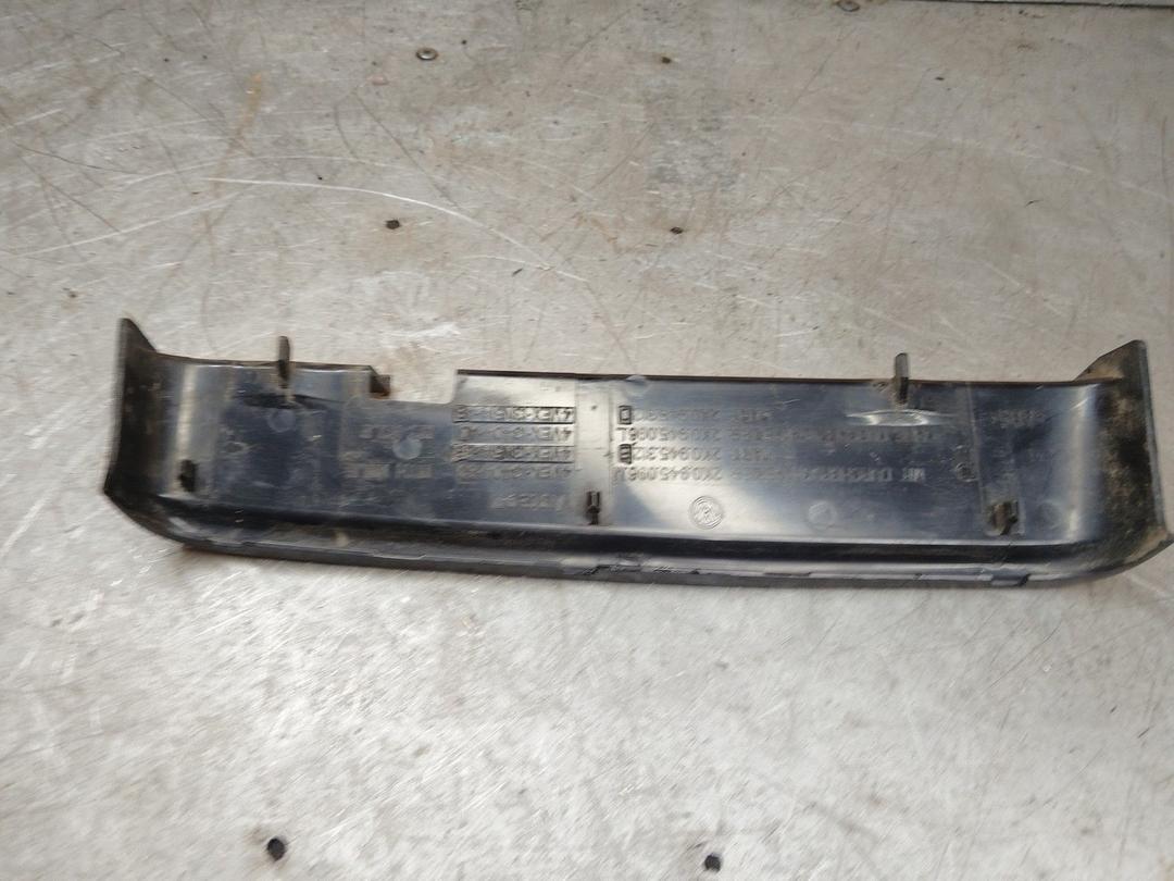 Накладка под фонарь правый XRFMZ2 Volkswagen Caddy купить