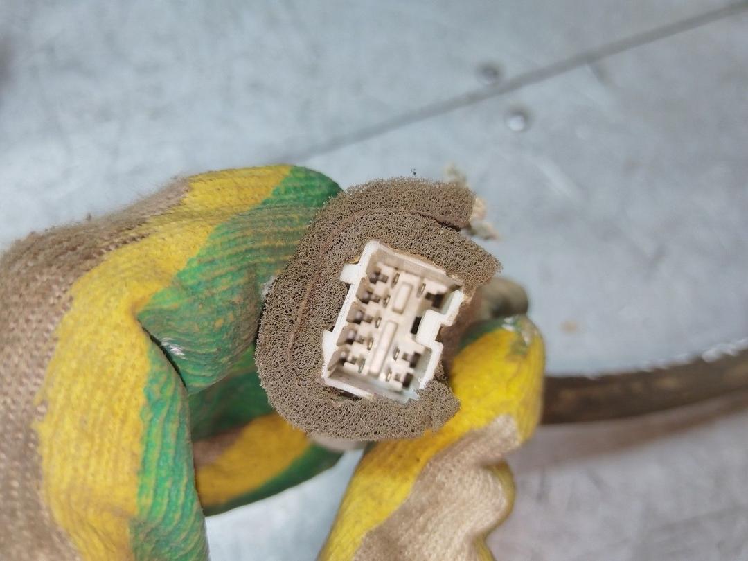 Проводка двери задней левой R6LHTX Mitsubishi Carisma купить