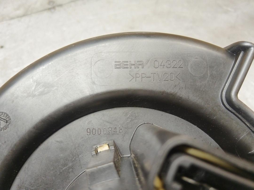 Моторчик печки Q42X2I Opel Astra купить в магазине запчастей бу