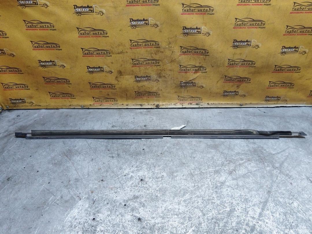 Молдинг стекла двери передней левой наружный E7ALPJ Audi 100 купить