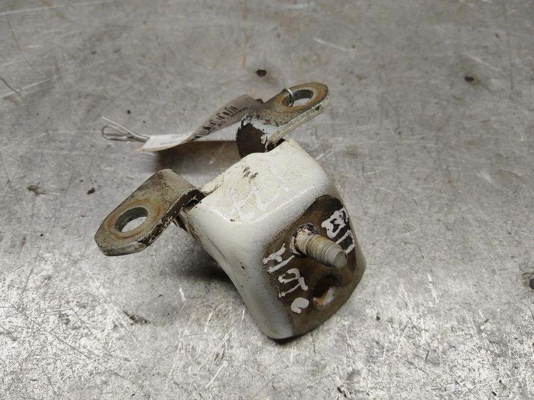 Петля двери задней правой W76LNM Nissan Note