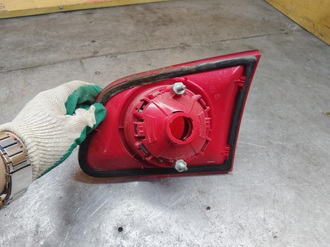 Фонарь крышки багажника левый 8ONA46 Volkswagen Passat купить с доставкой