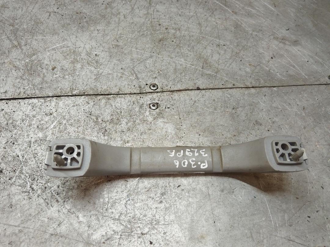 Ручка внутренняя потолочная VFM2U2 Peugeot 306 купить