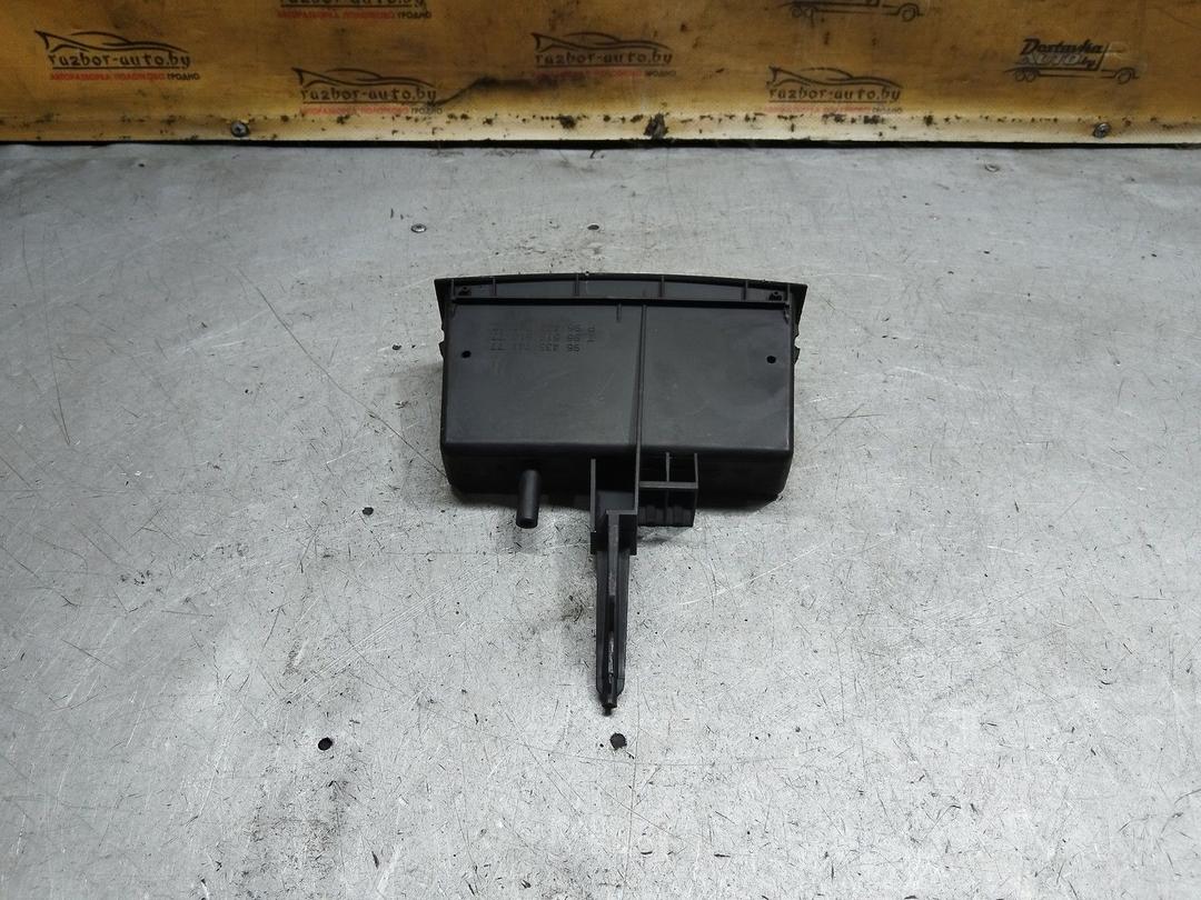 Вещевой ящик центральной консоли 1V4VV5 Citroen C3 купить с доставкой