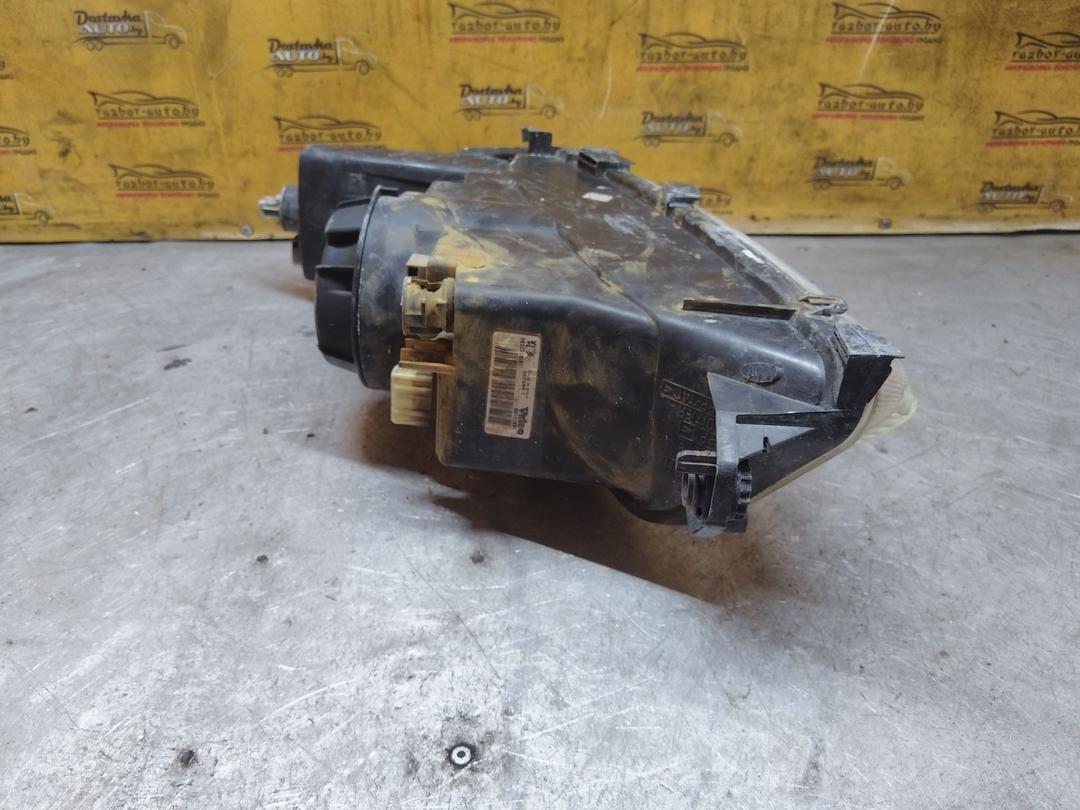 Фара правая ZG1T4C Peugeot 306 undefined