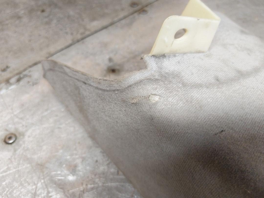 Обшивка стойки задней правой 1L3E58 BMW X5 E53 купить