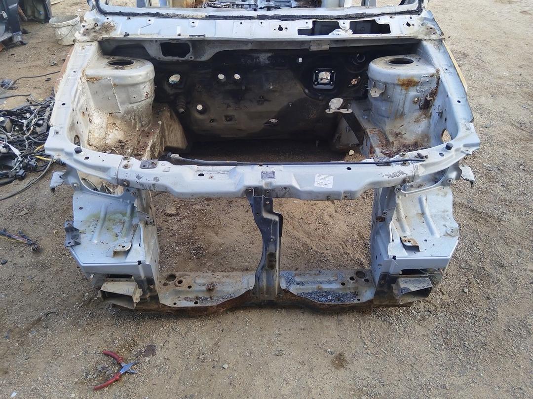 Передняя панель крепления облицовки (телевизор) BBTN39 Kia Carnival - Фото 1