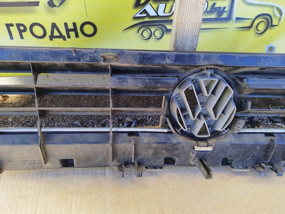 Решетка радиатора 6WJ796 Volkswagen Golf undefined