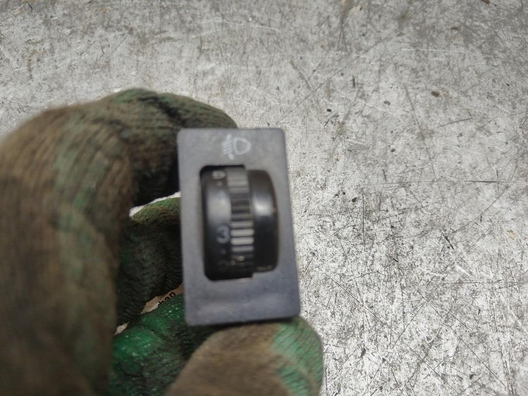 Кнопка корректора фар ZX0OAL Toyota Corolla купить