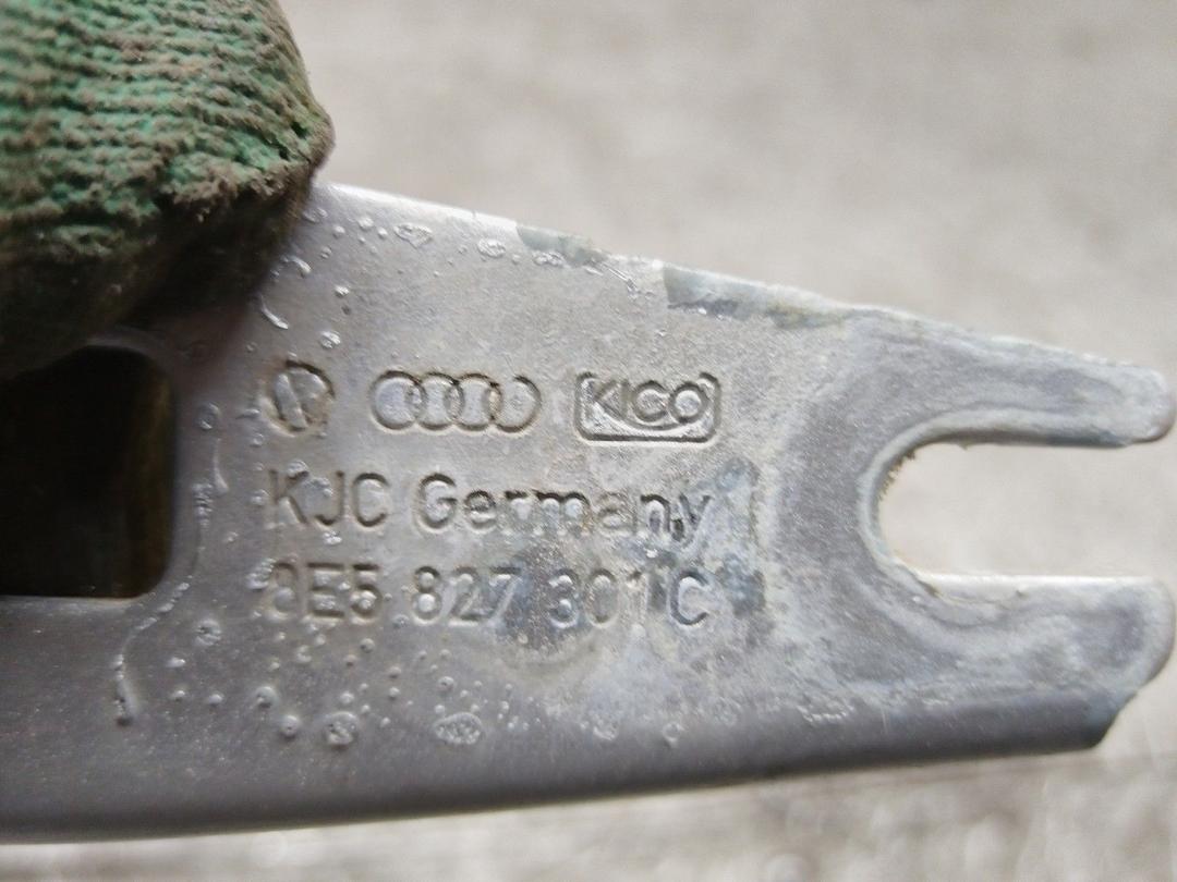 Петля крышки багажника 8HZIVO Audi A4 купить в магазине запчастей бу
