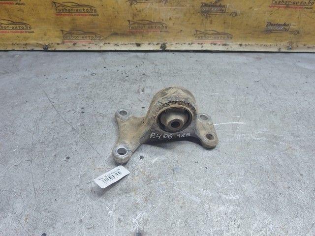 Кронштейн крепления рычага задней подвески D24JCT Peugeot 406