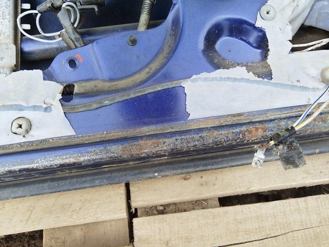 Дверь передняя левая UFZ759 Fiat Palio undefined