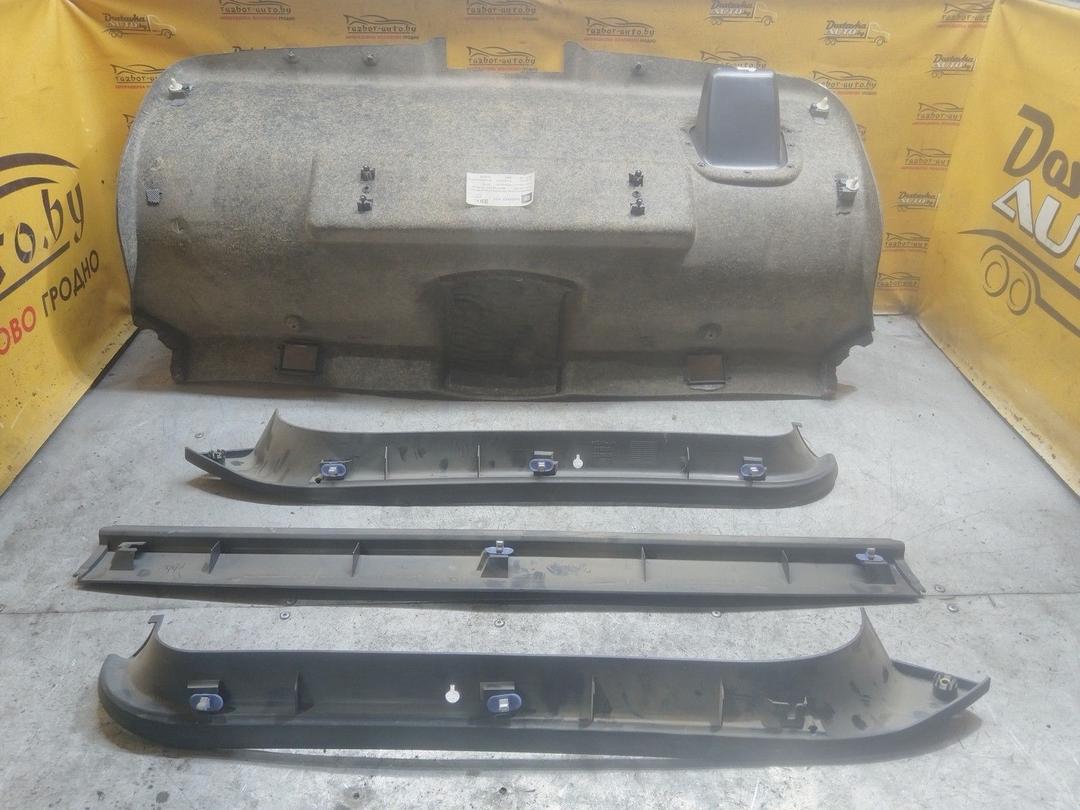 Обшивка крышки багажника Z4C0I6 Opel Vectra купить на авторазборке