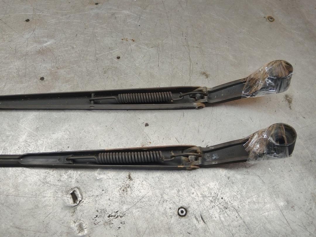 Щеткодержатель (поводок стеклоочистителя, дворник) KHL847 Hyundai Getz купить с доставкой