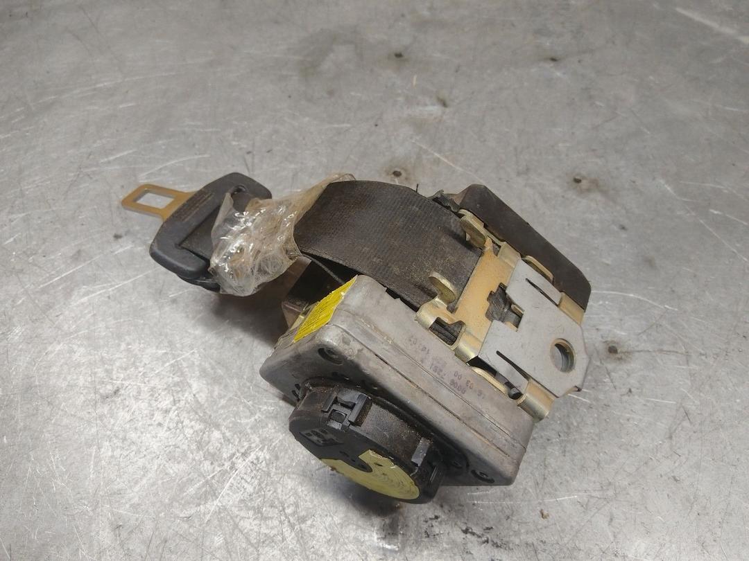 Ремень безопасности задний левый UBLV8T Volkswagen Passat купить