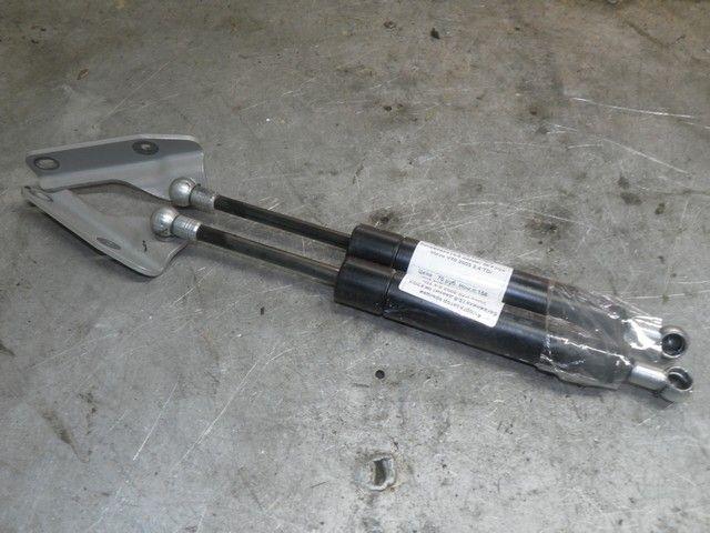 Амортизатор крышки багажника (3-5 двери) 0KX2GK Volvo V70