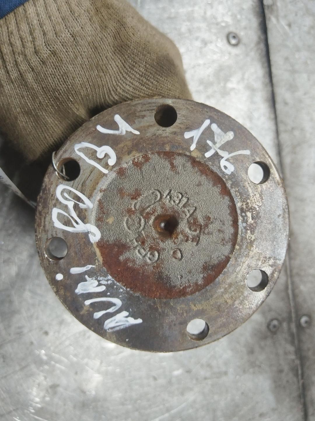 Цапфа задняя (ось ступицы) G68N08 Audi 80 купить