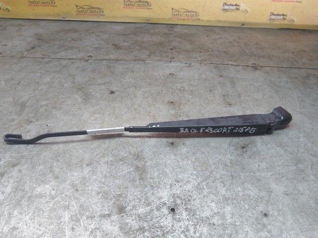 Щеткодержатель задний 3X6K92 Ford Escort купить