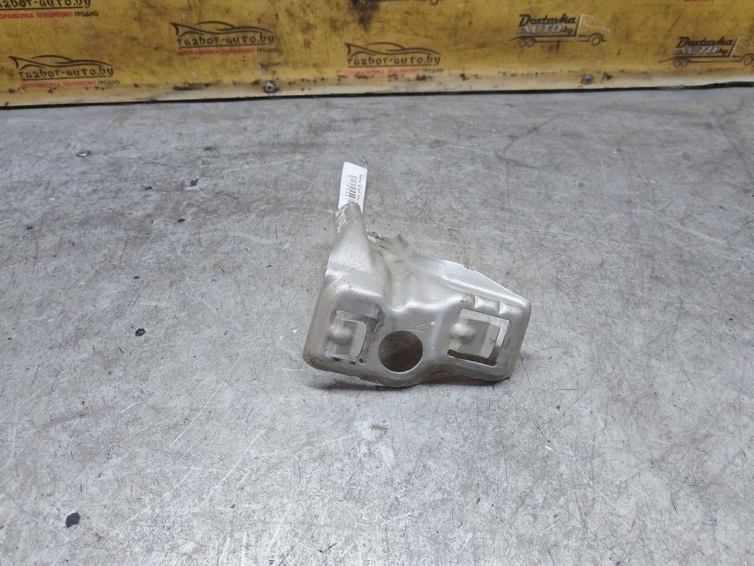 Крепление фары правой L0G1Q1 Toyota Corolla купить