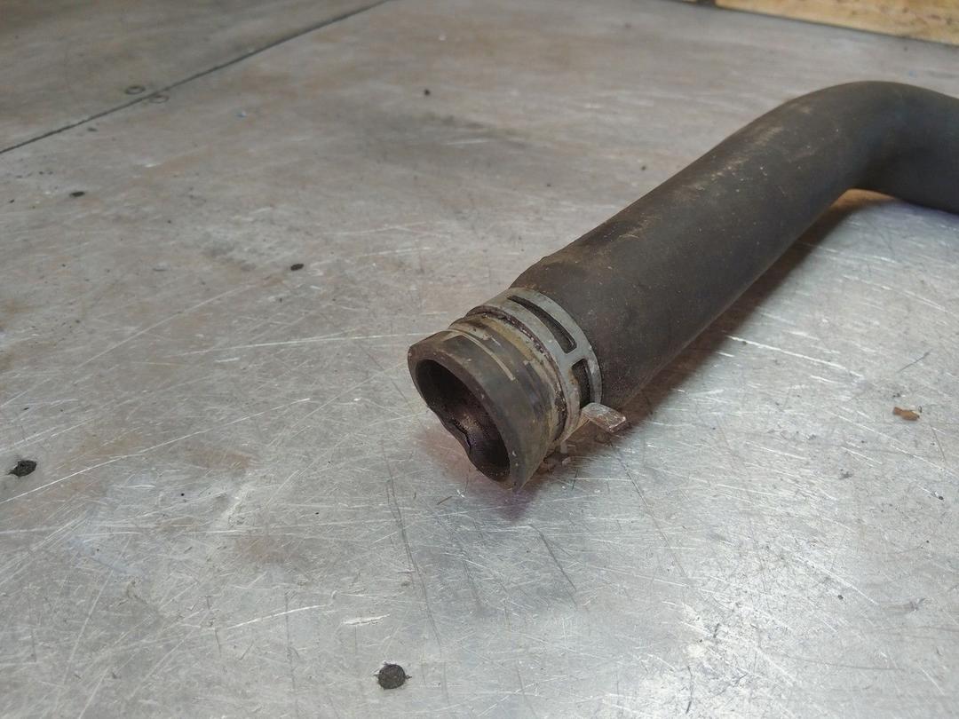 Патрубок радиатора 90YJM6 Volkswagen Passat купить с доставкой