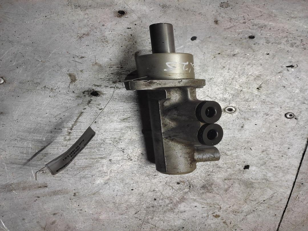 Цилиндр тормозной главный JGHS76 Audi 80 - Фото 1