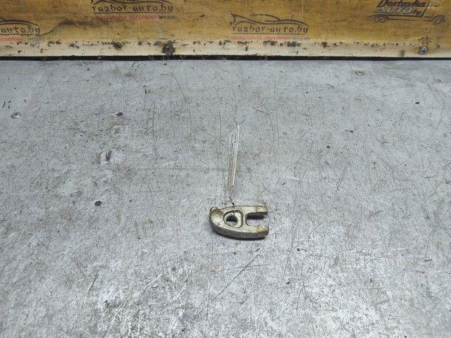 Скоба (кронштейн) крепления форсунки 4LHM9F Renault Scenic