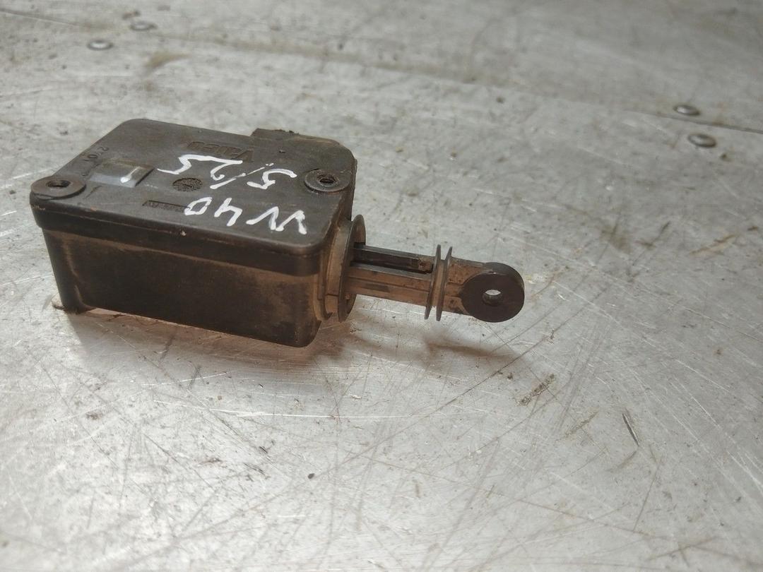 Активатор замка багажника R32W5V Volvo V40 купить с доставкой