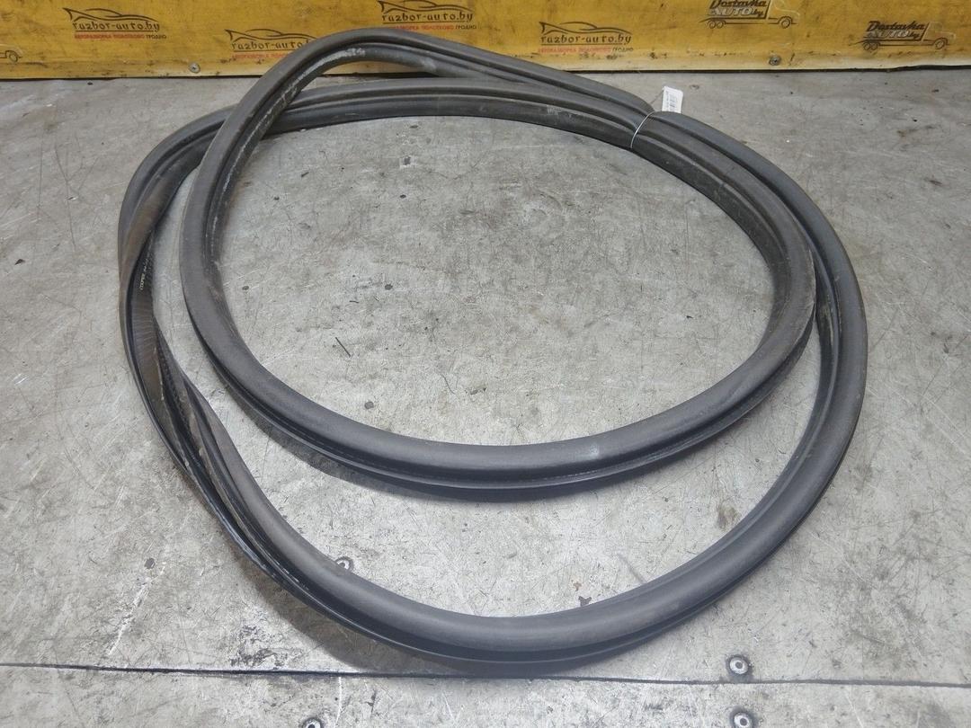 Уплотнитель двери передней правой M2CKW6 Saab 9-3 undefined