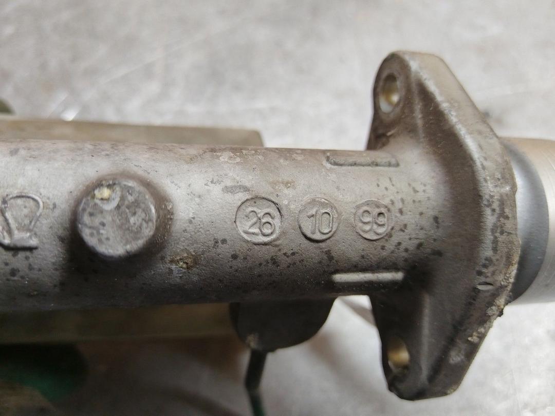 Цилиндр тормозной главный 8YWEF3 Renault Scenic купить с доставкой