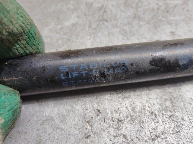 Амортизатор крышки багажника (3-5 двери) B5ZHWZ Toyota Avensis купить на авторазборке