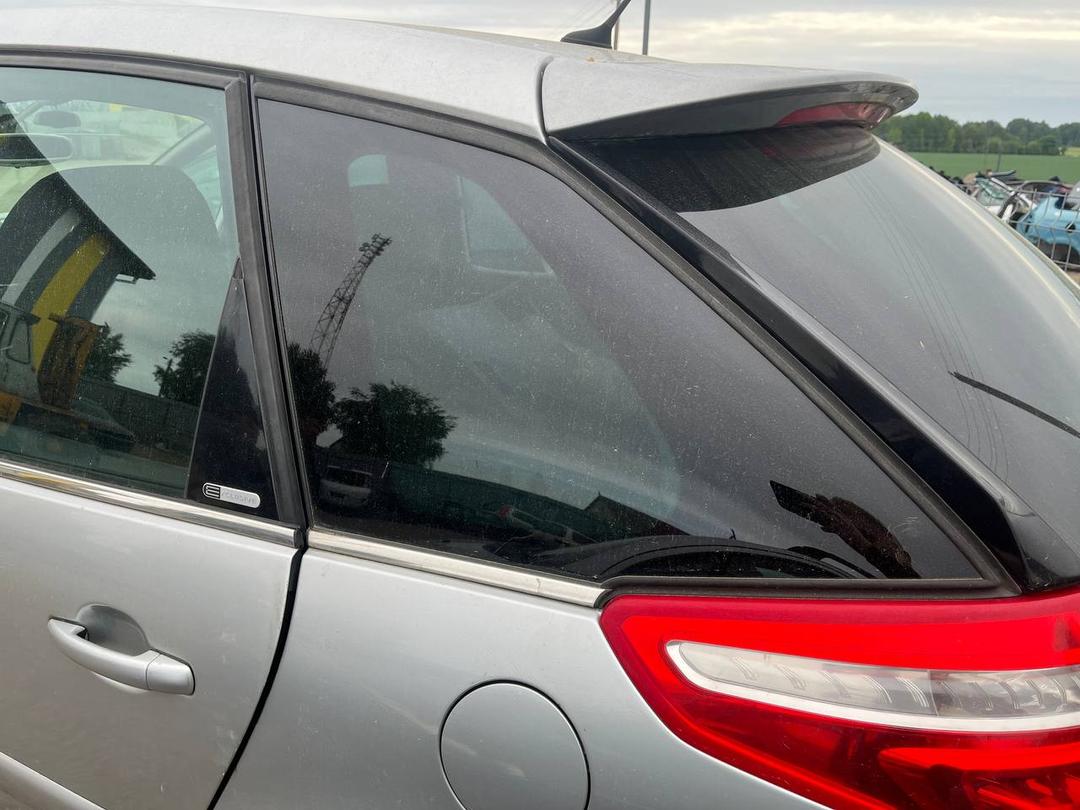 Стекло кузовное боковое левое JIZEVV Citroen C4 Picasso