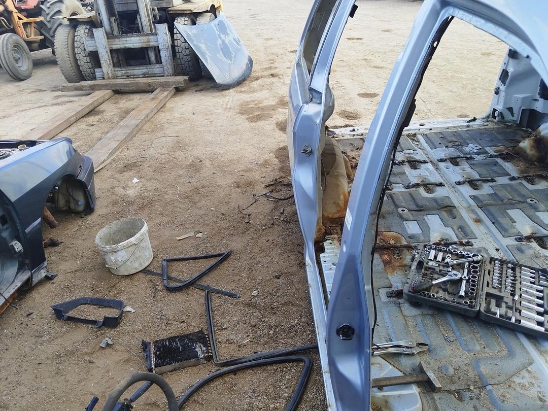 Стойка кузовная центральная правая TWJ5FB Kia Carnival купить в магазине запчастей бу