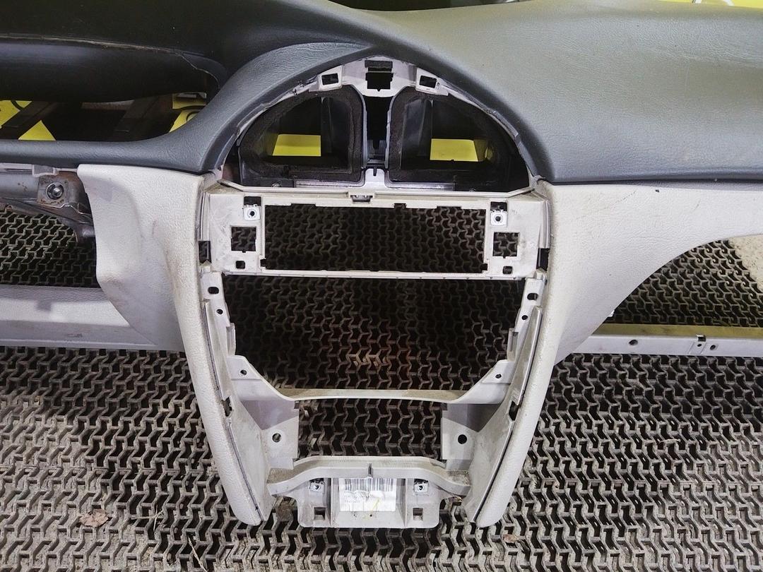 Панель передняя салона (торпедо) R4W0BG Citroen C5 купить с доставкой. Огромный выбор салонов. У нас есть практически все.