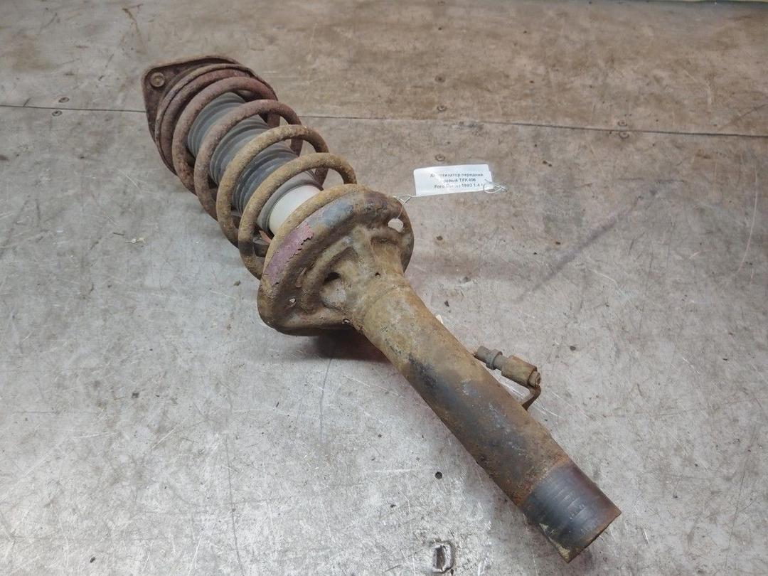 Амортизатор передний правый TFK406 Ford Escort