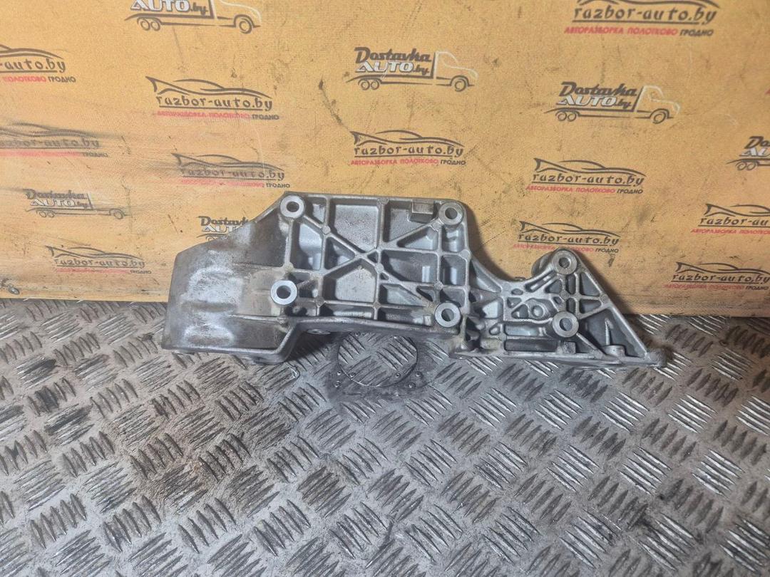 Кронштейн генератора 9QDISK Volkswagen Golf - Фото 1