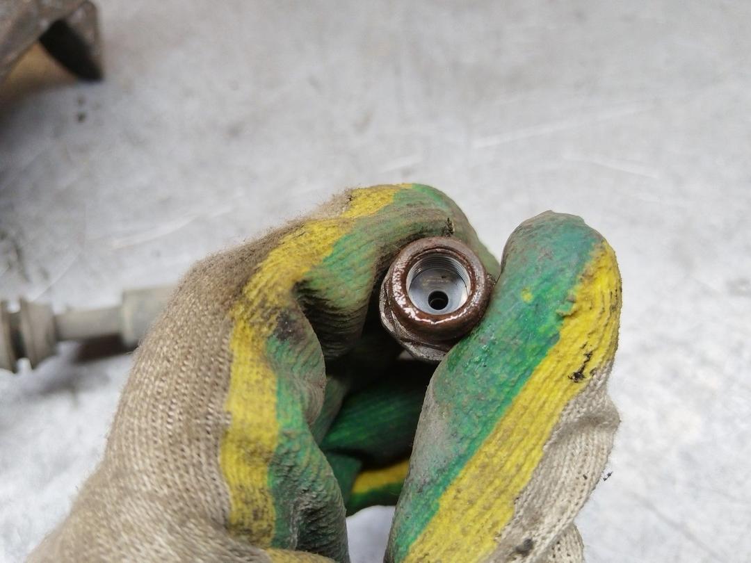 Суппорт передний правый 5Y9590 Volvo XC70 - Фото 5