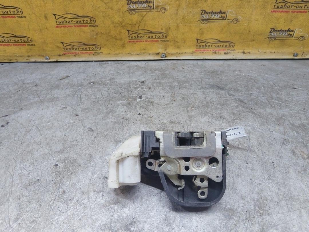 Замок двери передней левой RFL7N1 Alfa Romeo 147 купить в магазине запчастей бу