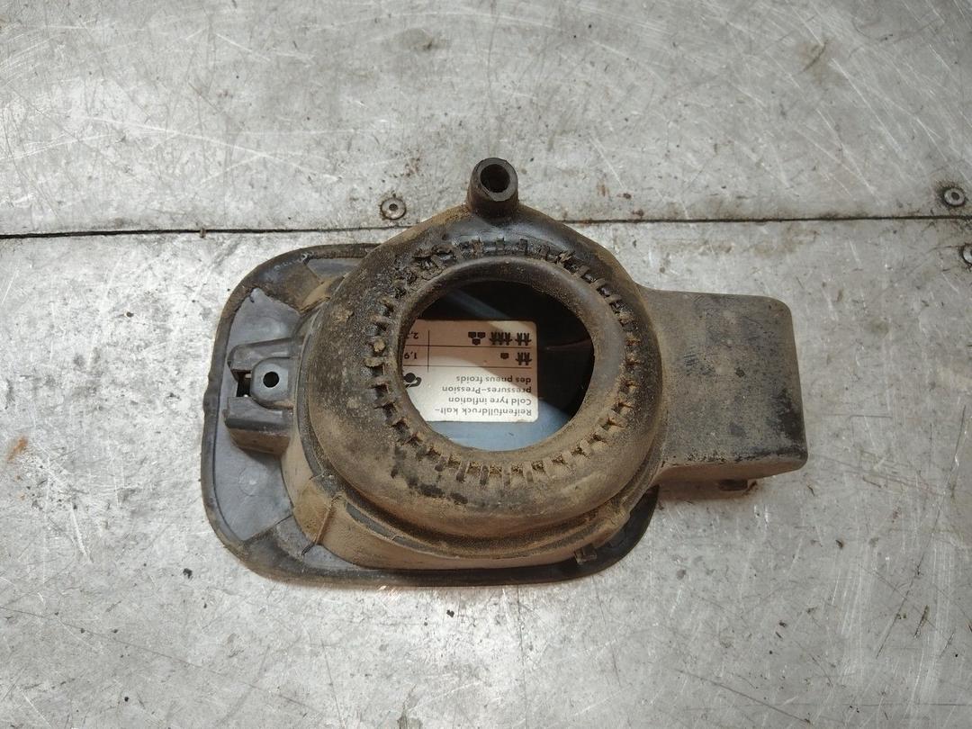 Лючок топливного бака Y8ZVDM Volkswagen Golf - Фото 1