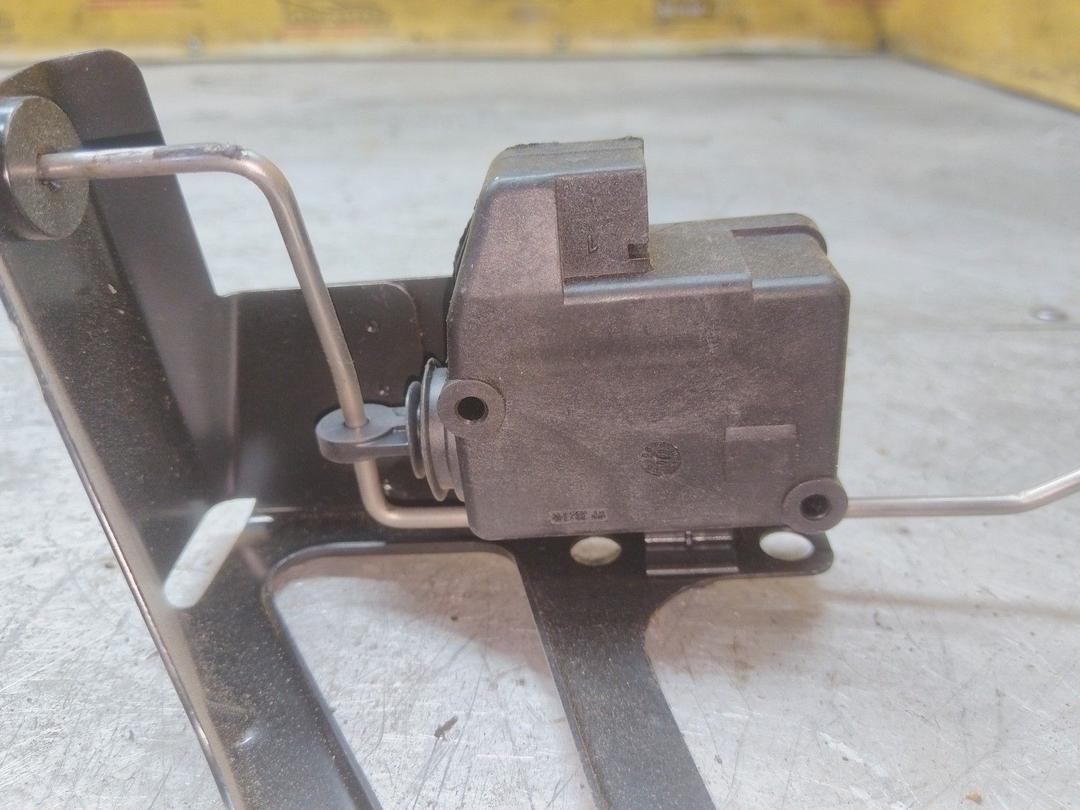 Активатор замка крышки топливного бака WIG0EX Volvo V40 - Фото 2