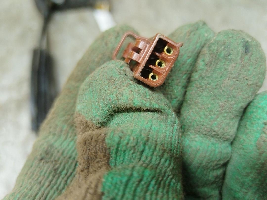 Замок багажника 8PGHVV Ford Fiesta - Фото 6