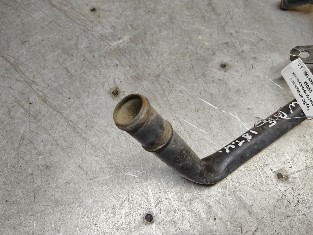 Трубка охлаждающей жидкости металлическая 068G5Z Volkswagen Passat купить с доставкой