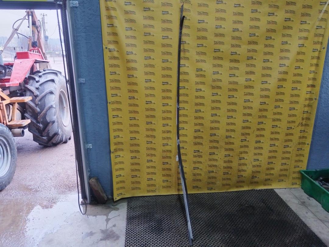 Молдинг крыши NQ2ZG0 Volkswagen Passat