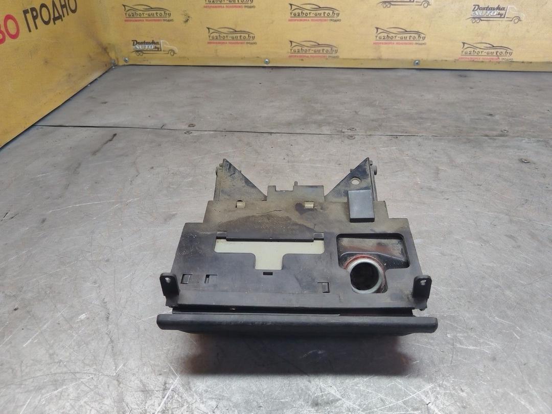 Пепельница LPT2B5 Audi 80 - Фото 1
