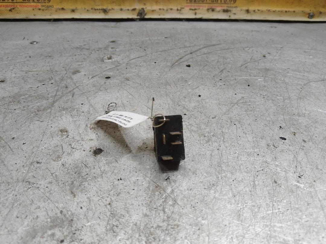 Кнопка стеклоподъемника заднего правого P6M6Z7 Audi A4 купить с доставкой