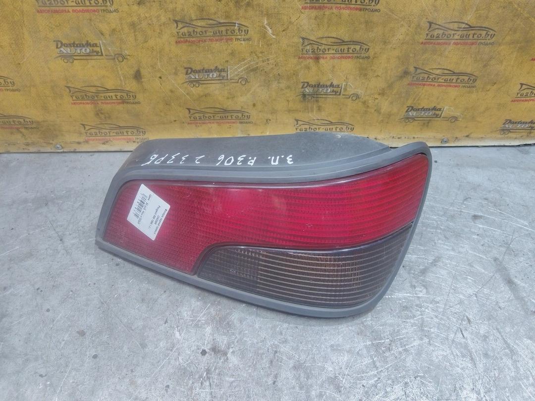 Фонарь задний правый UHO38R Peugeot 306