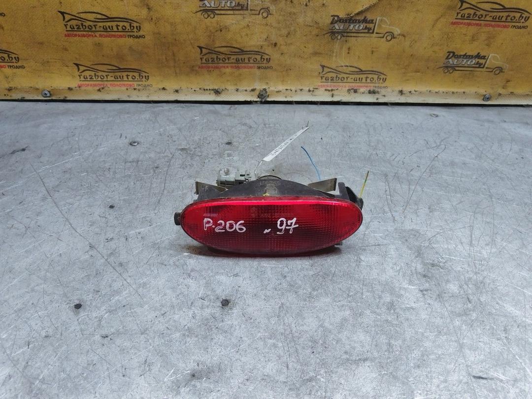 Фонарь противотуманный центральный 85343D Peugeot 206