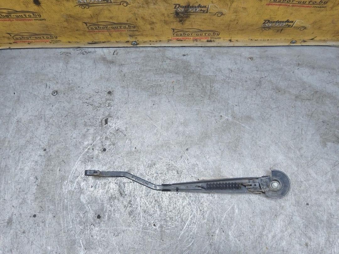 Щеткодержатель задний FYG74V Chrysler Voyager купить с доставкой