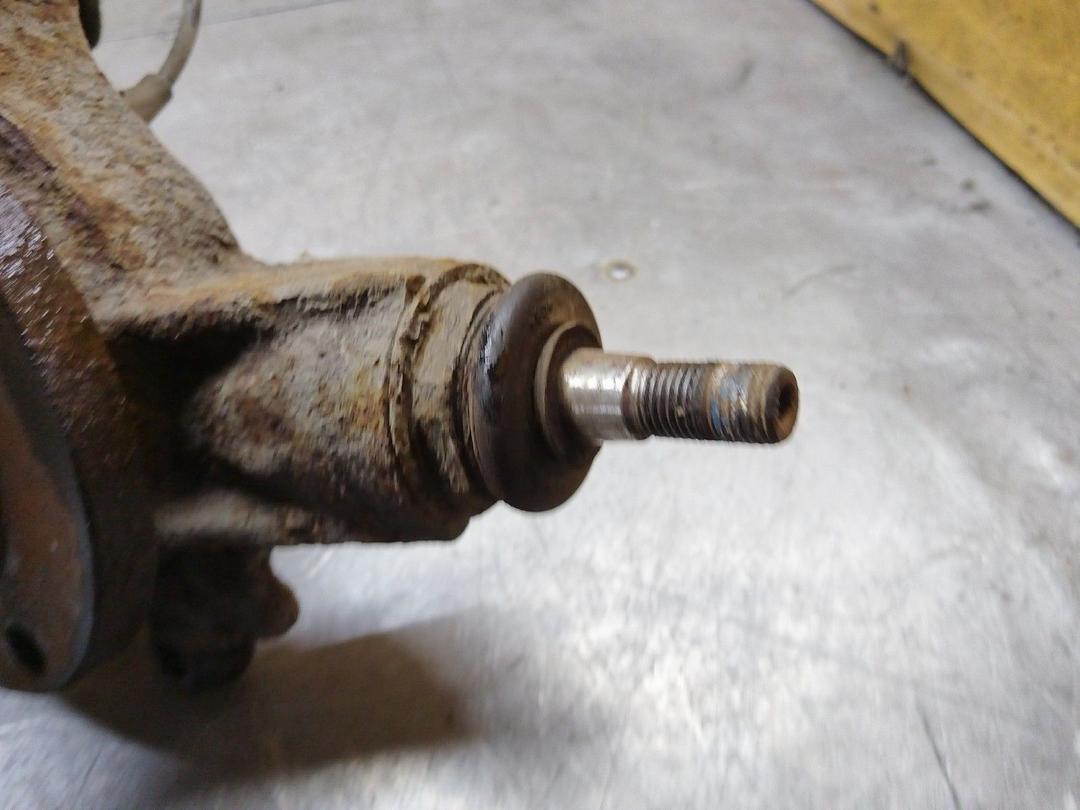 Кулак поворотный левый M6O3WK Peugeot 307 купить с доставкой