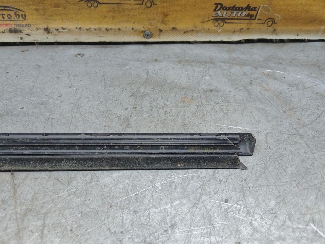 Молдинг стекла двери передней правой наружный UU20CW Opel Zafira купить в магазине запчастей бу