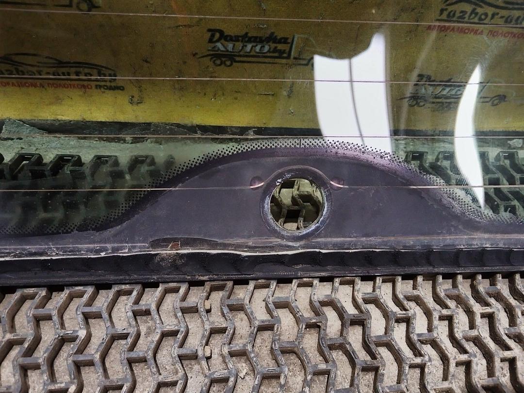 Стекло заднее 0444UL Renault Scenic купить на авторазборке